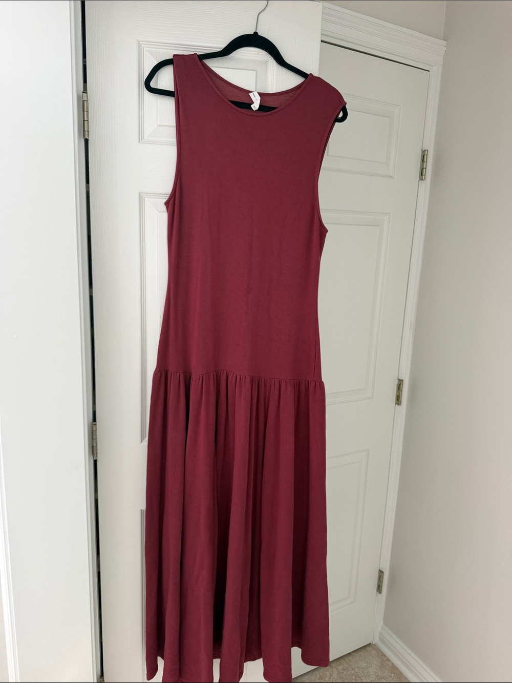 Sleeveless Maxi Dress in Bordeaux - Classic Everyday Maxi
